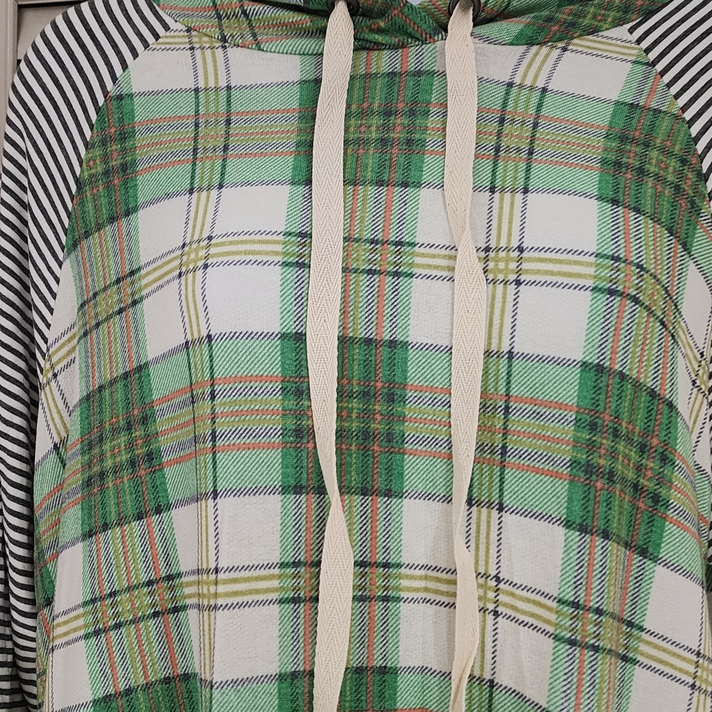 CY Fashion Plaid and Striped Green Hoodie NWOT - Picture 9 of 10